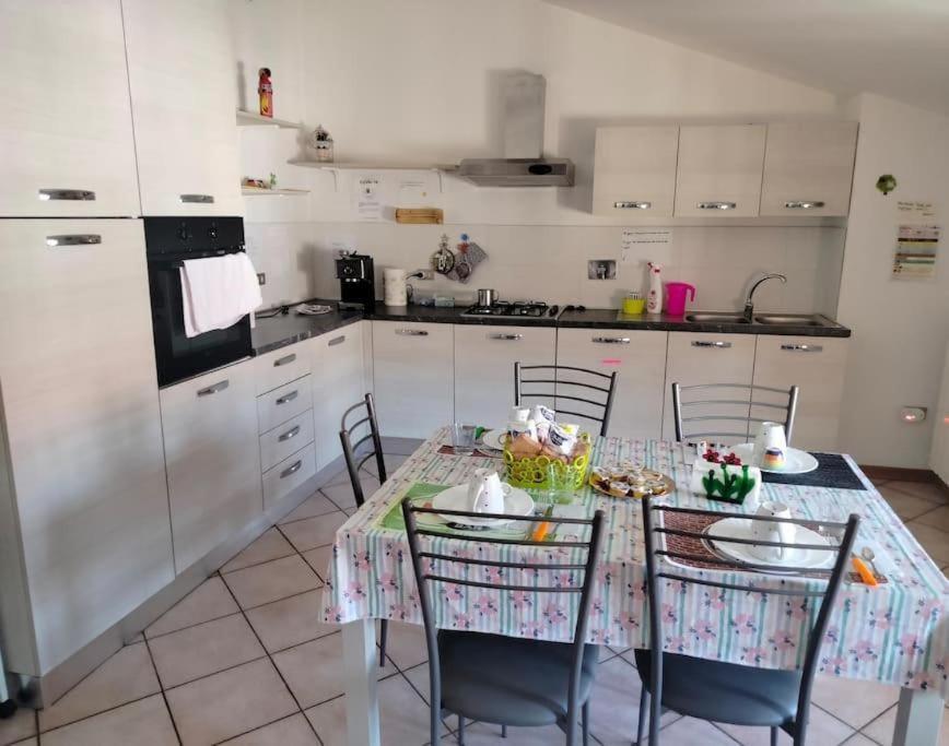 B&B Via Roma N. 12 Valfabbrica Dış mekan fotoğraf